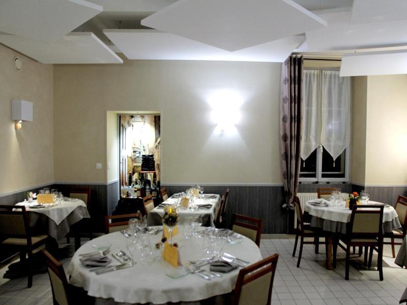 Auberge Du Cheval Blanc Beaumont-Pied-de-Boeuf  Exterior photo